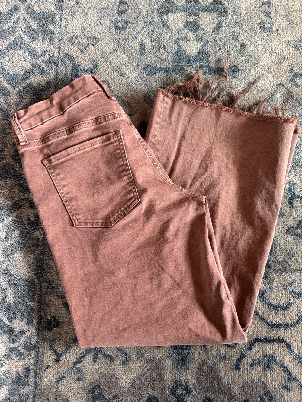 Kut from the Kloth Cropped Frayed Hem Jeans in Dusty Rose